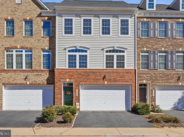 42612 Harlow Meadows Ter, Sterling, VA 20166