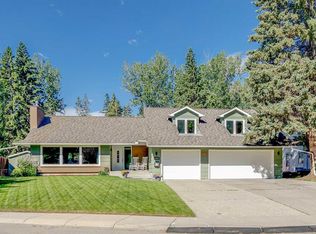 10907 E Willowfern Dr SE, Calgary, AB T2J 1R6