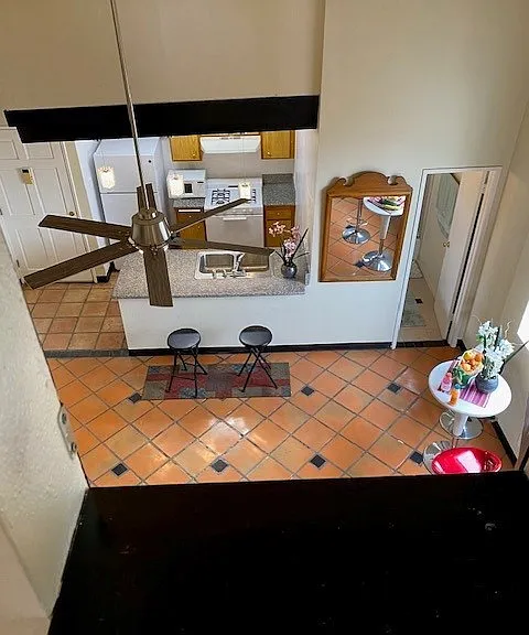 1943 Vista Del Mar Ave #7 — Photo 8