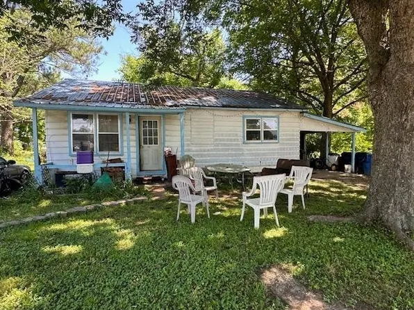 55 Macon St, Savannah, TN 38372