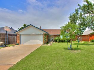 2029 Silvertree Ln, Edmond, OK 73013