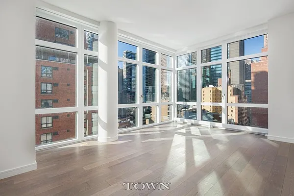 Rented by Town Residential | media 9