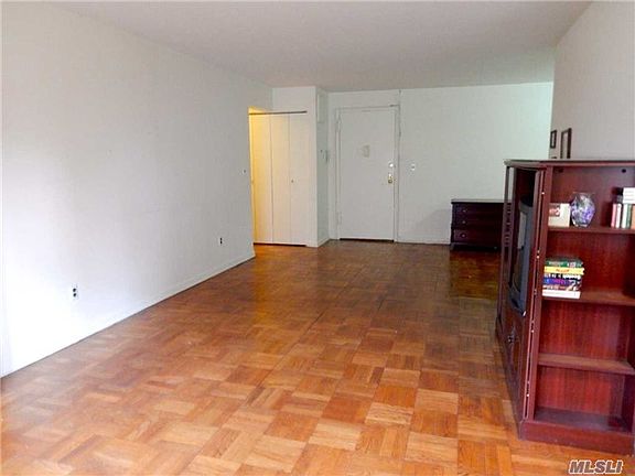 4th image of 6 Birchwood Ct APT 1K