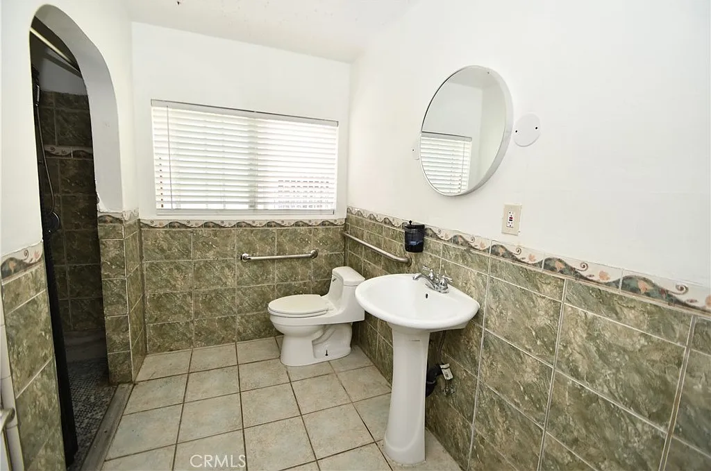 9 bed, 4624 sqft, $15,000 — Photo 3