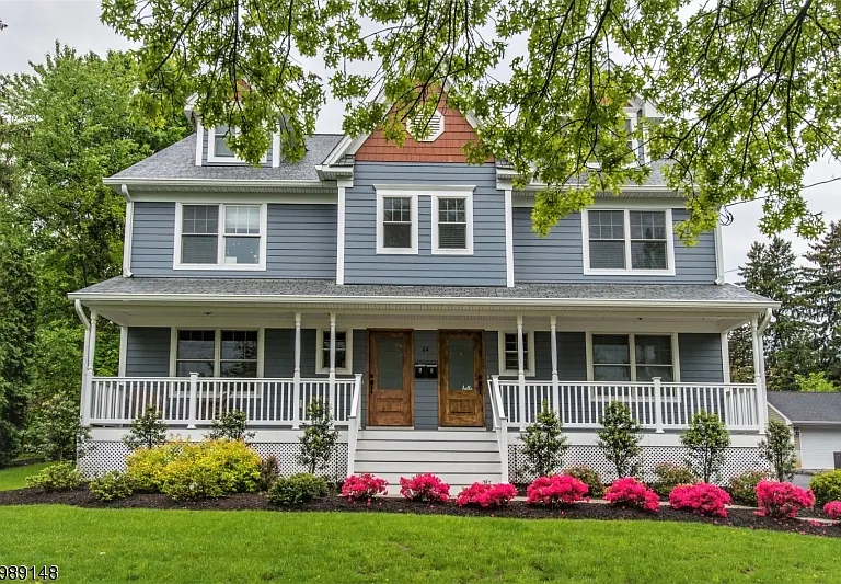 64 Kent Place Blvd #A — Photo 1