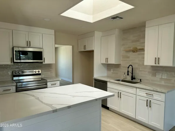 2617 W LAWRENCE Road, Phoenix, AZ 85017