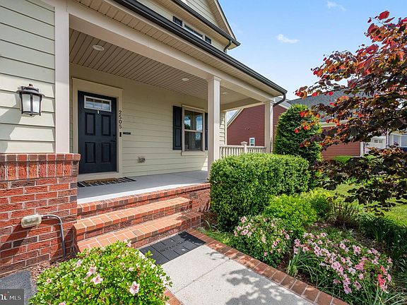 4th image of 2505 Sweet Clover Ct