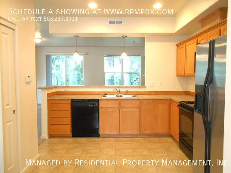 2095 NE Sheffield Ave — Photo 8