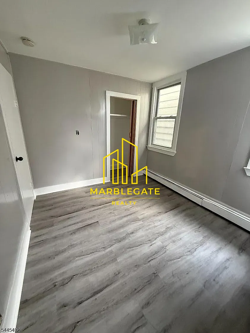 2 bed, 850 sqft, $1,800 — Photo 4