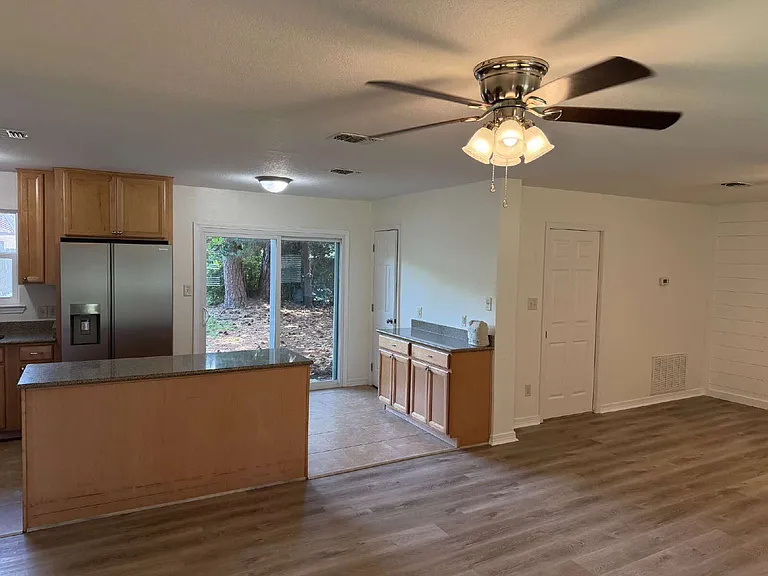 218 Rose Marie Ln SW — Photo 5