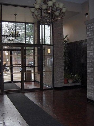 2nd image of 687 Bronx River Rd APT 9A