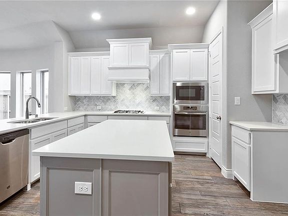 4th image of 8625 Holliday Creek Way