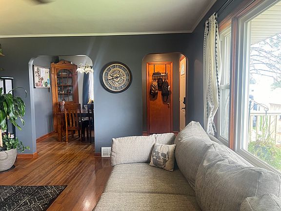 2nd image of 747 W Brookmont Blvd