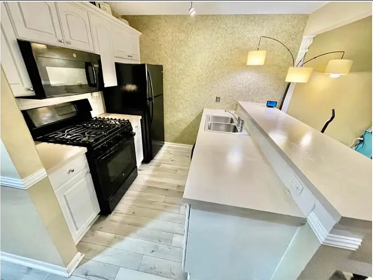 9625 Harbour Cove Ct — Photo 13