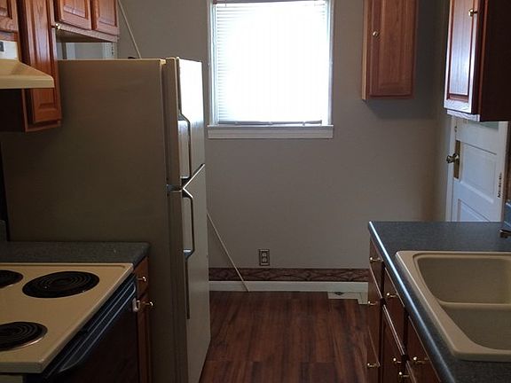 3rd image of 194 Ashland Ave