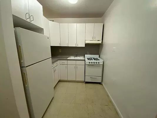 2nd image of 41-11 Parsons Blvd #104