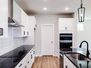 207 Golfview Ave, Benson, NC 27504