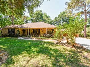 18807 Rosehill Rd, Tomball, TX 77377