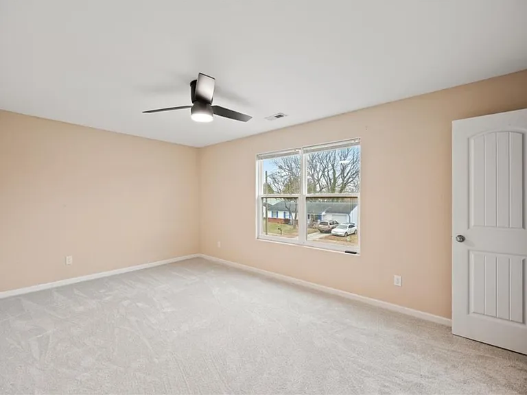 1112 Sir Gawaine Dr — Photo 7