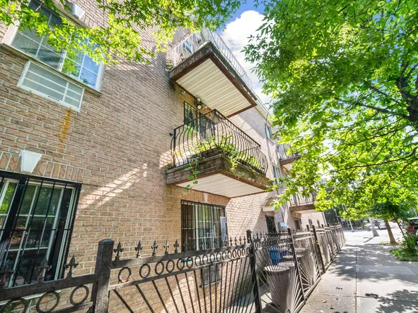 852 Home Street image 20 of 22