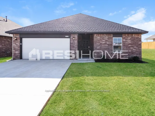 8131B Lakeside Dr, Edmond, OK 73034