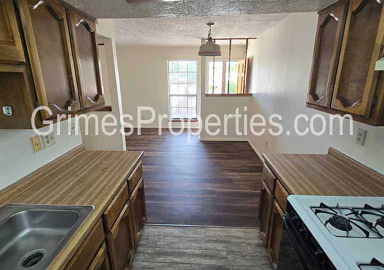 13109 Candelaria Rd NE #F — Photo 4