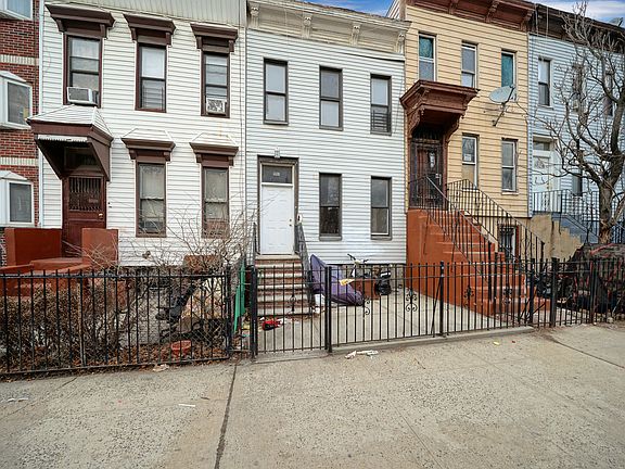 3rd image of 1901 Pacific St #1