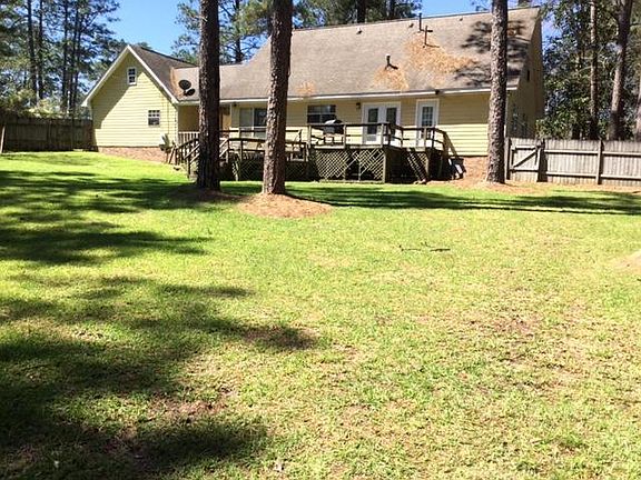 3rd image of 101 Pinewood Dr