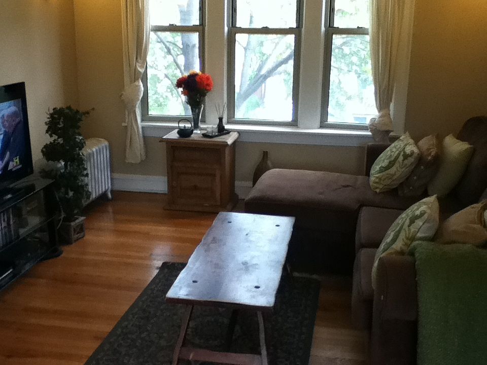 1st image of 2215 W Ainslie St #2