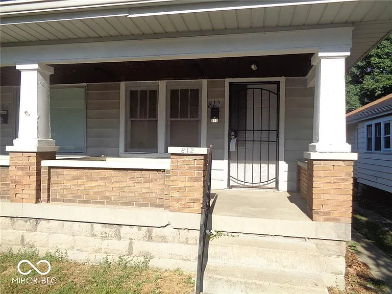 810 N Bradley Ave #0 — Photo 4