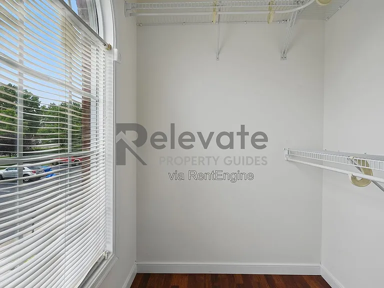 4321 Meredith Creek Dr — Photo 34