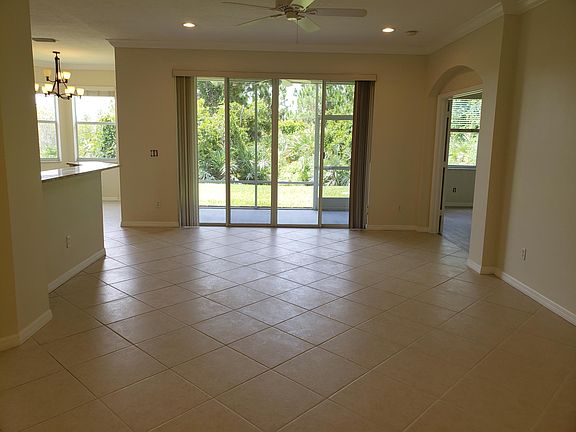 5th image of 458 NW Fetterbush Way