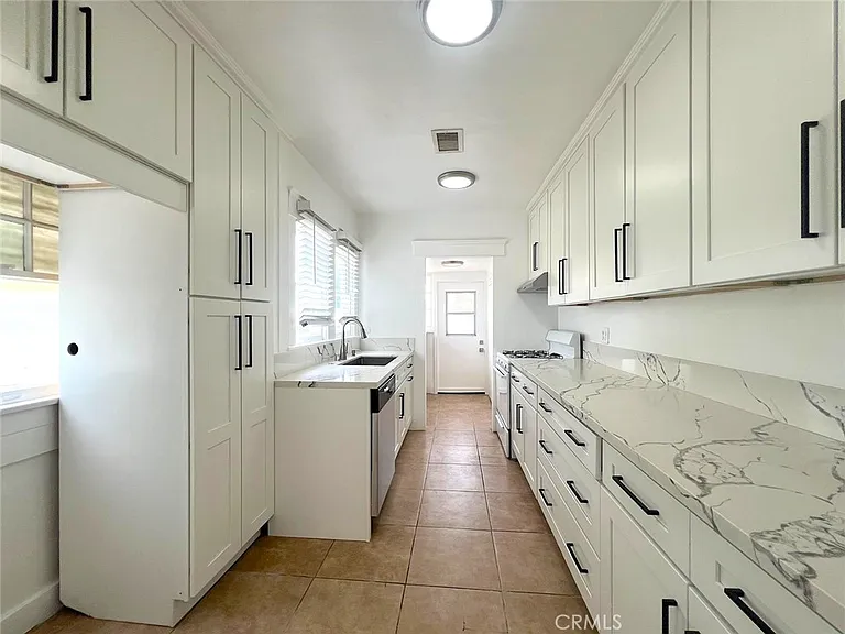 1554 E Woodbury Rd — Photo 7