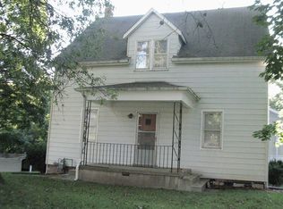 553 Poplar St, Highland, IL 62249