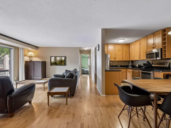 5410 Three Points Blvd APT 425, Mound, MN 55364
