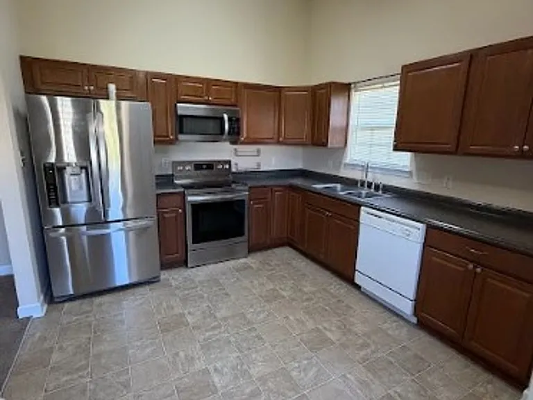 2420 Damascus Dr — Photo 4