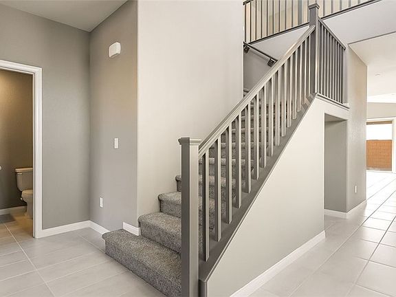 4th image of 733 Cloud Creek St