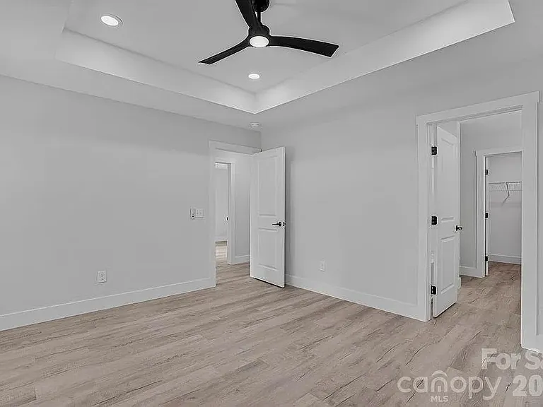 1120 Rosehill Dr — Photo 11