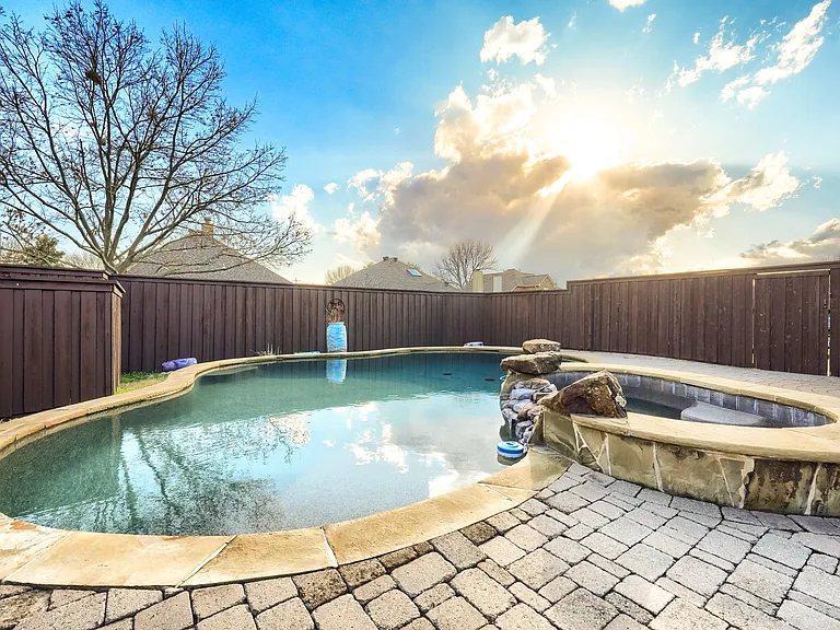 1808 Giddings Ct — Photo 37