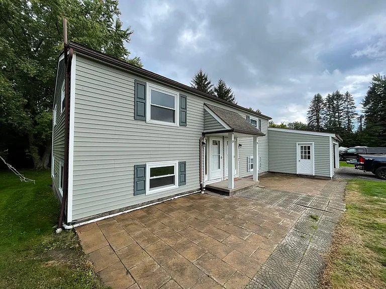 18 Spencer Rd #18 — Photo 2