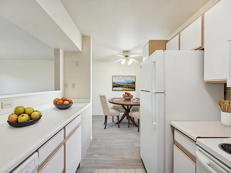 Vale Apartments & Townhomes — Photo 2