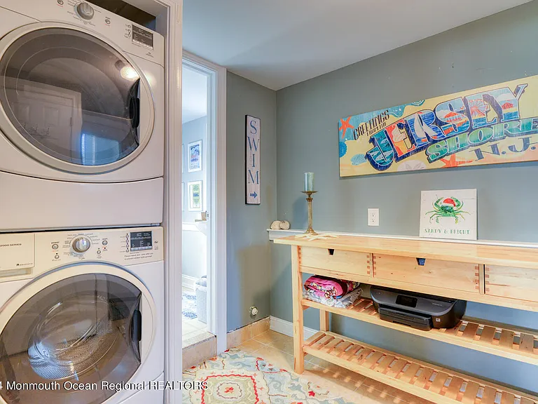 105 Saint Louis Ave — Photo 20