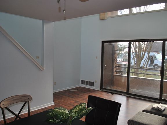 3rd image of 6 Spinnaker Ct #71
