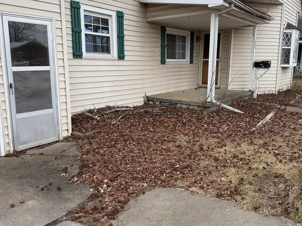 606 Taffee St, Pinckneyville, IL 62274