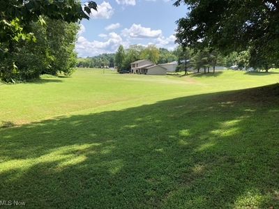107 Twin Lakes Dr, Mineral Wells, WV, 26150