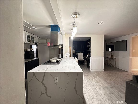 5th image of 19149 Malden St