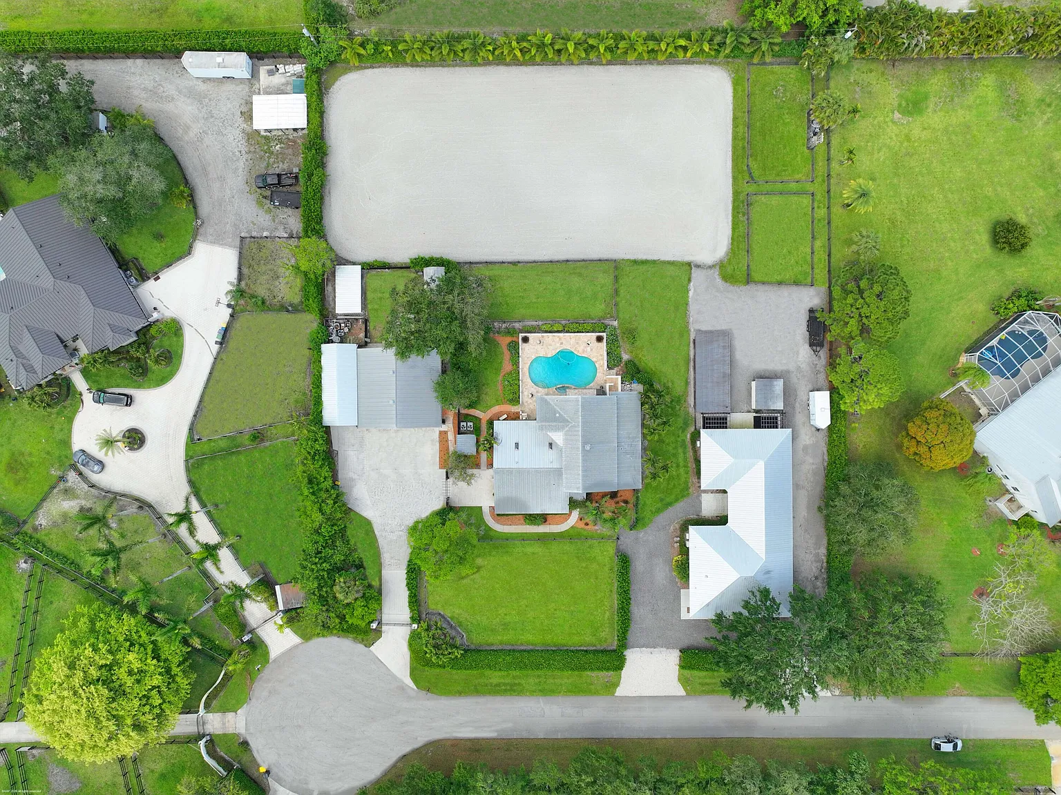 4 bed, 3.5 bath, 2855 sqft, $175,000 — Photo 2