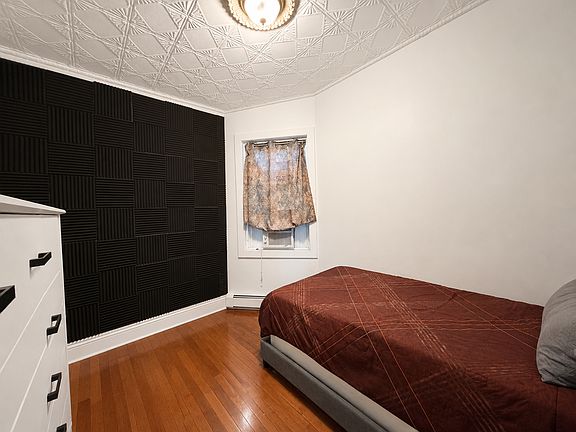 5th image of 528 Harrison Ave #B