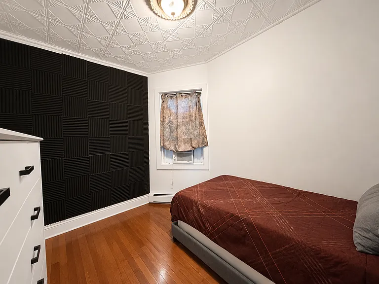 528 Harrison Ave #B — Photo 5