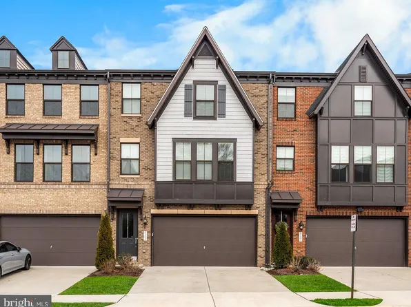 8103 Zoe Pl, Alexandria, VA 22306